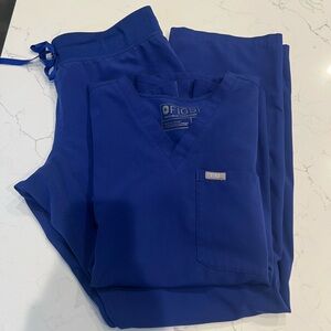 Figs scrub! Catarina one pocket scrub top and Livingston bottoms